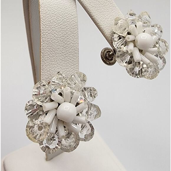 1940s Milk Glass Flower Earrings - Picture 3 of 6